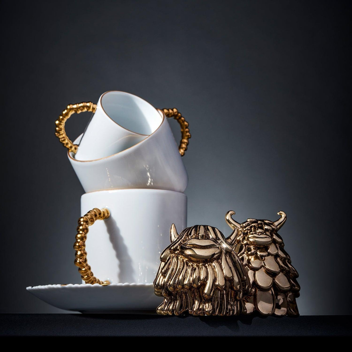 Haas Mojave Mug - White + Gold - L'OBJET