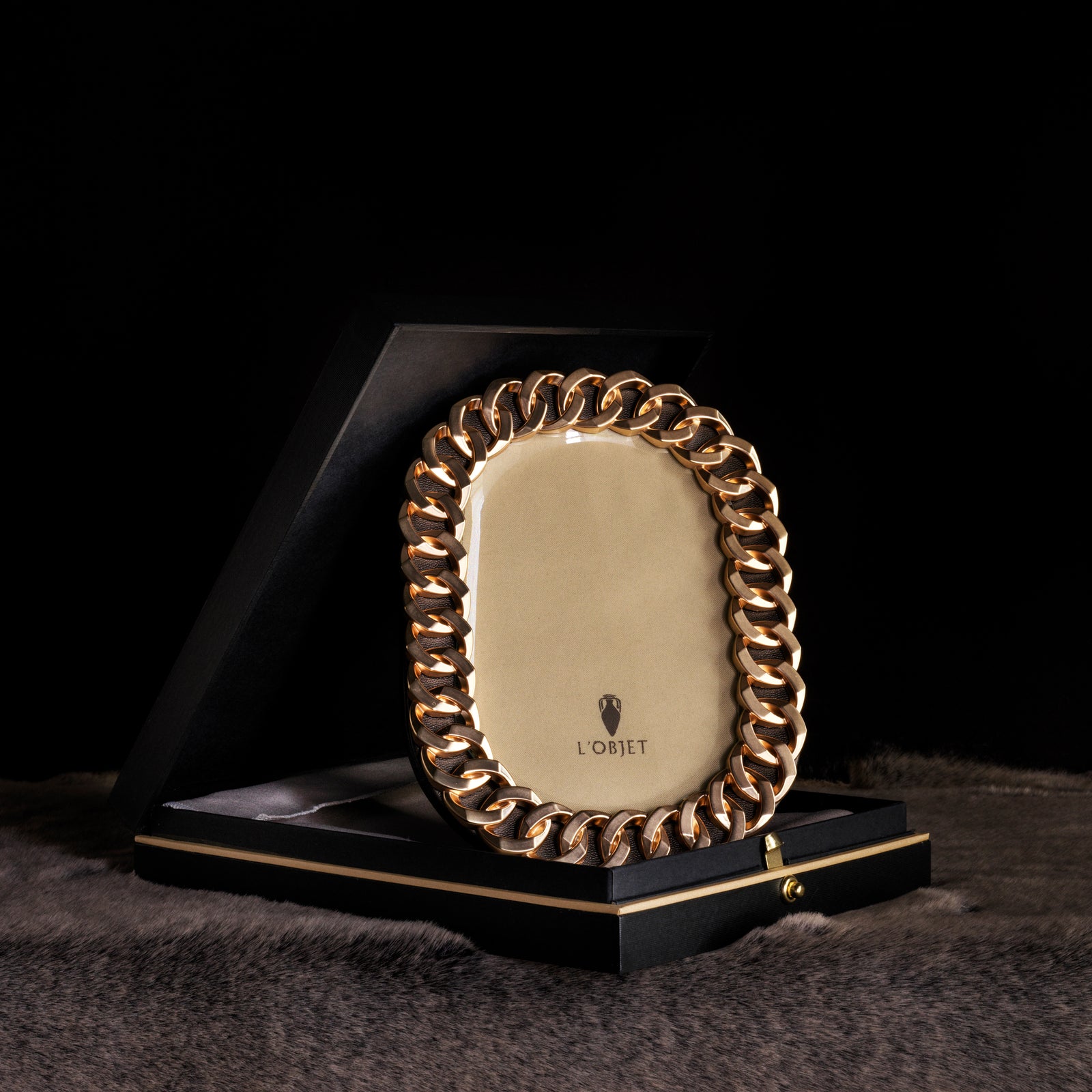 Luxury Picture Frames |Cuban Link Frame - Gold |L'OBJET