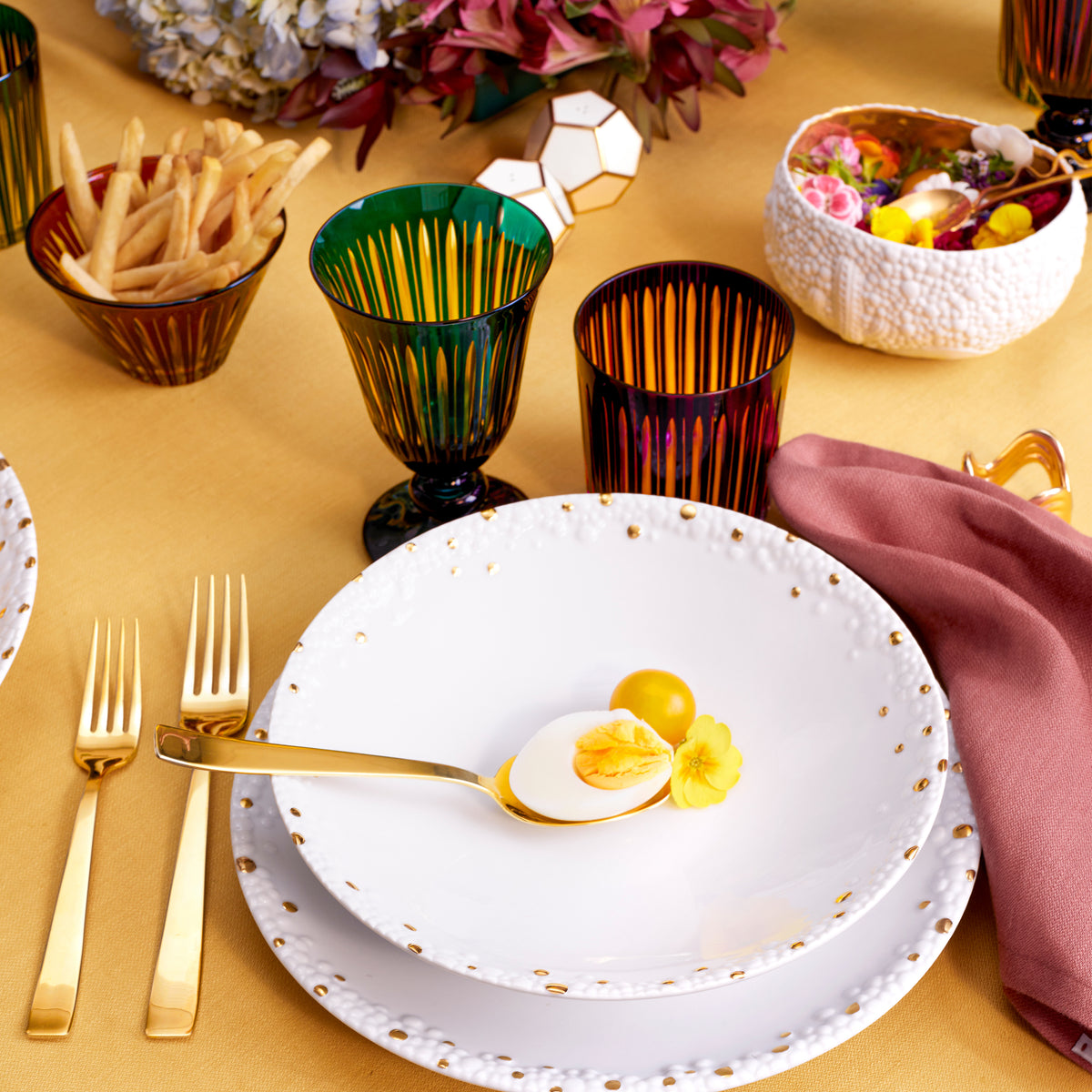 Haas Mojave Dinner Plate - White + Gold - L'OBJET