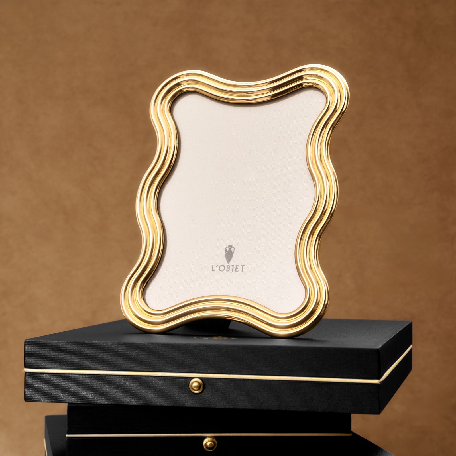 Luxury Picture Frames | Ripple Frame - Gold | L'OBJET