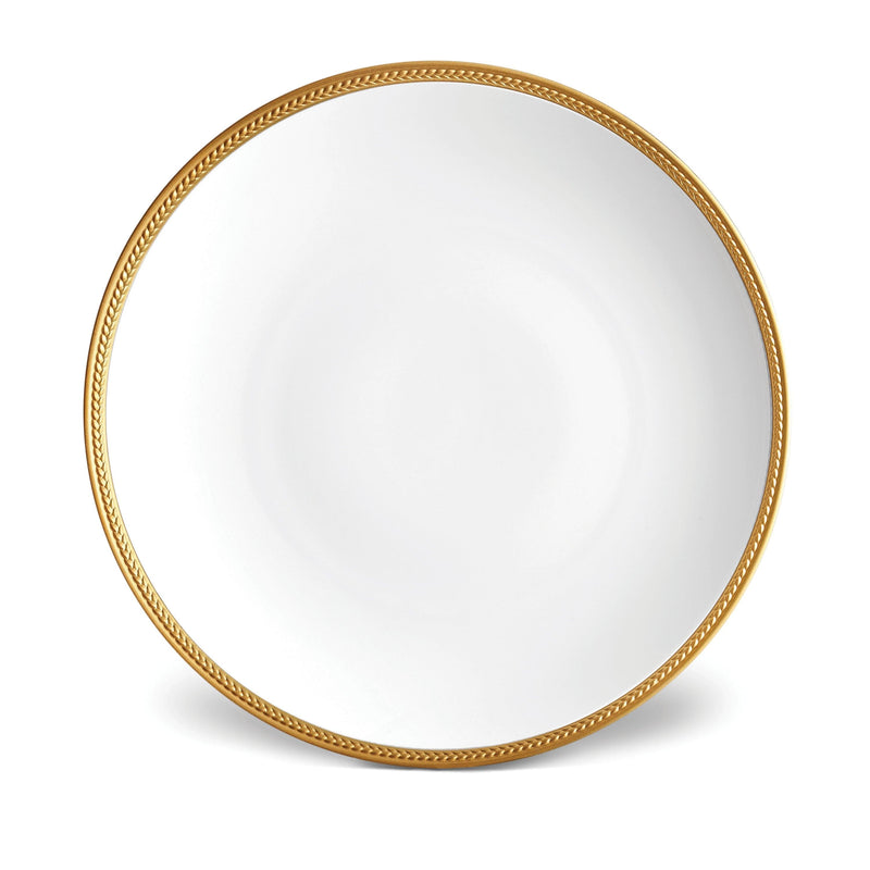 Soie Tresse Charger in Gold - Classic Yet Modern Design Made of Porcelain Creates a Contemporary Look on an Ancient Shape